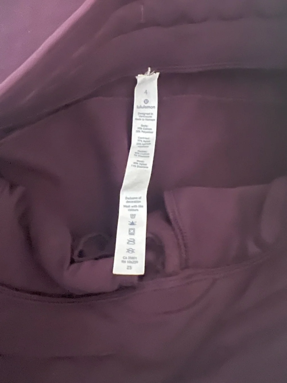 lululemon athletica rip size piling